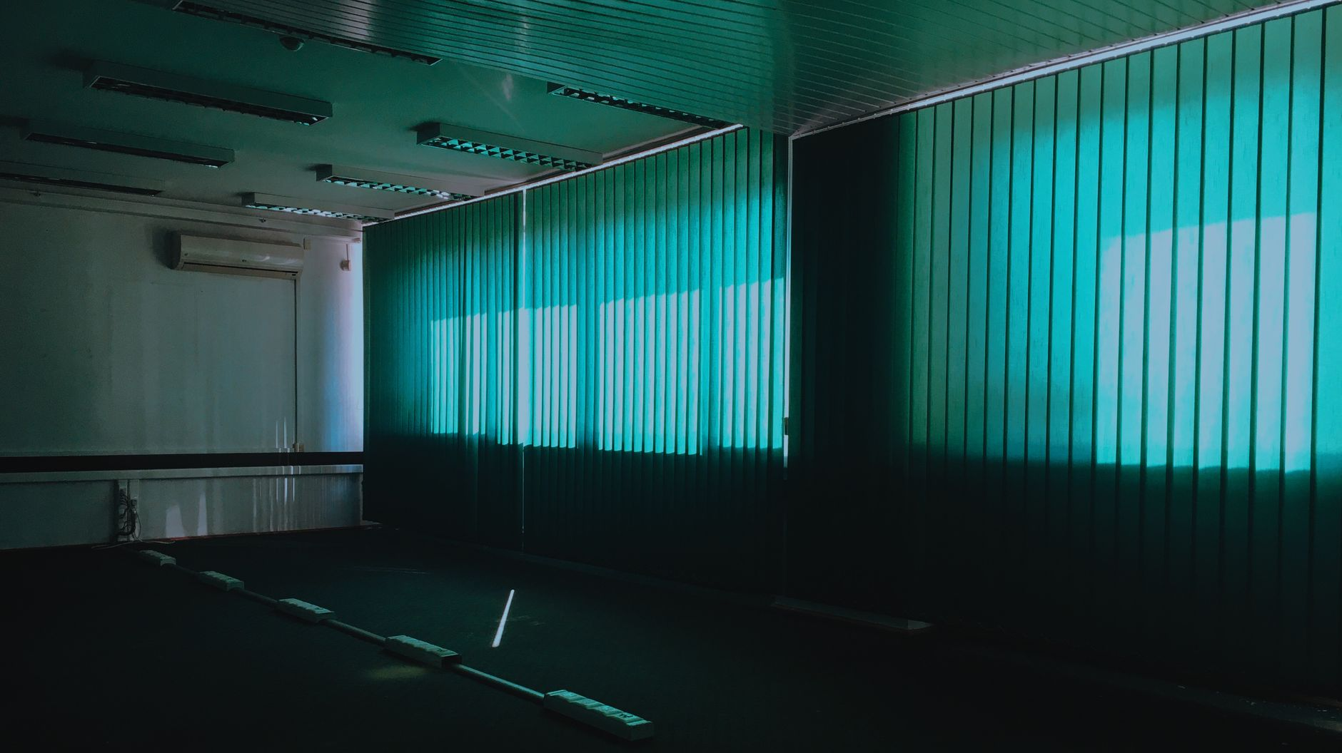 Your Receptionist is Obsolete: Building an AI That Books Appointments 24/7