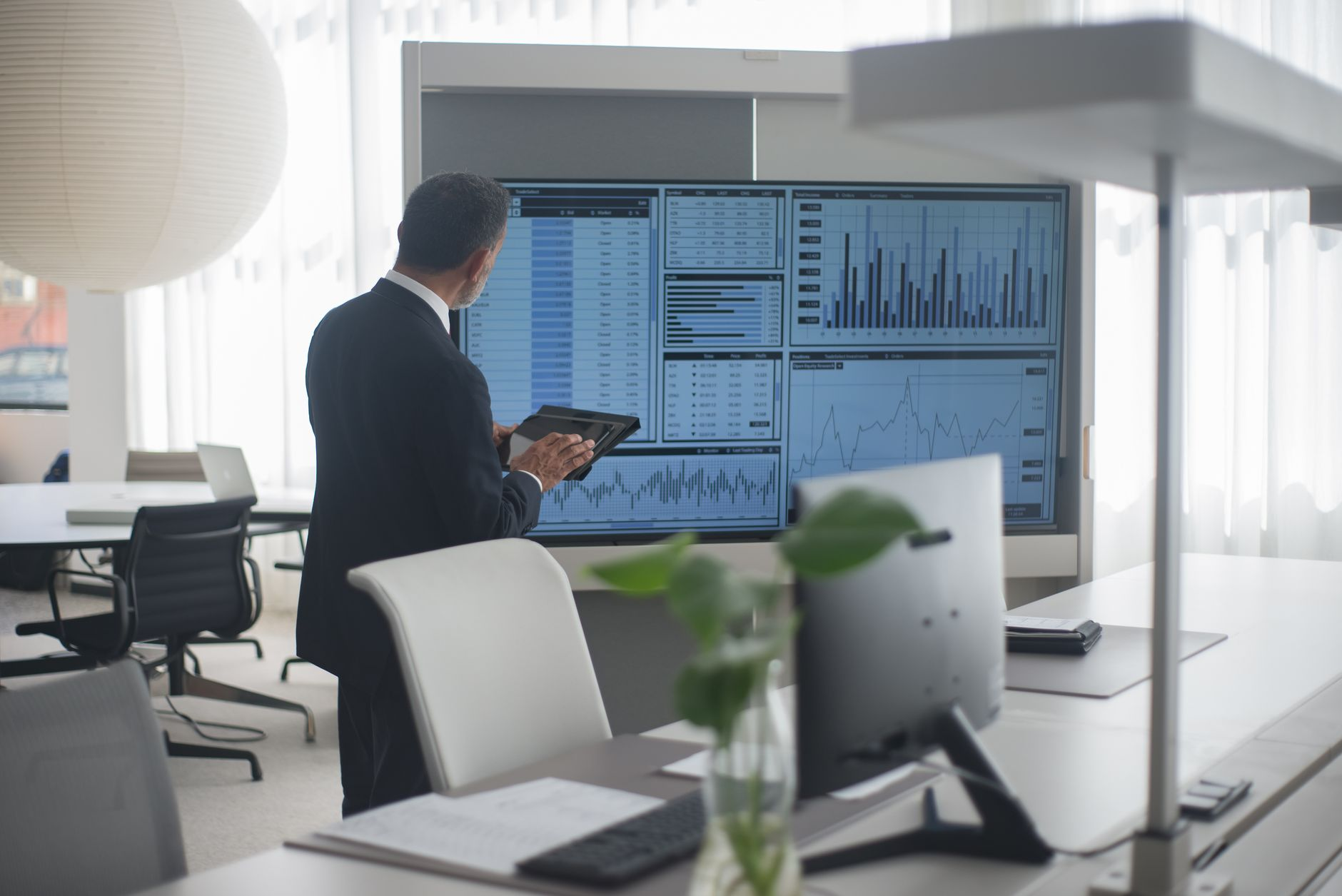 Stop Guessing: How to Engineer a High-ROI Marketing Machine with AI
