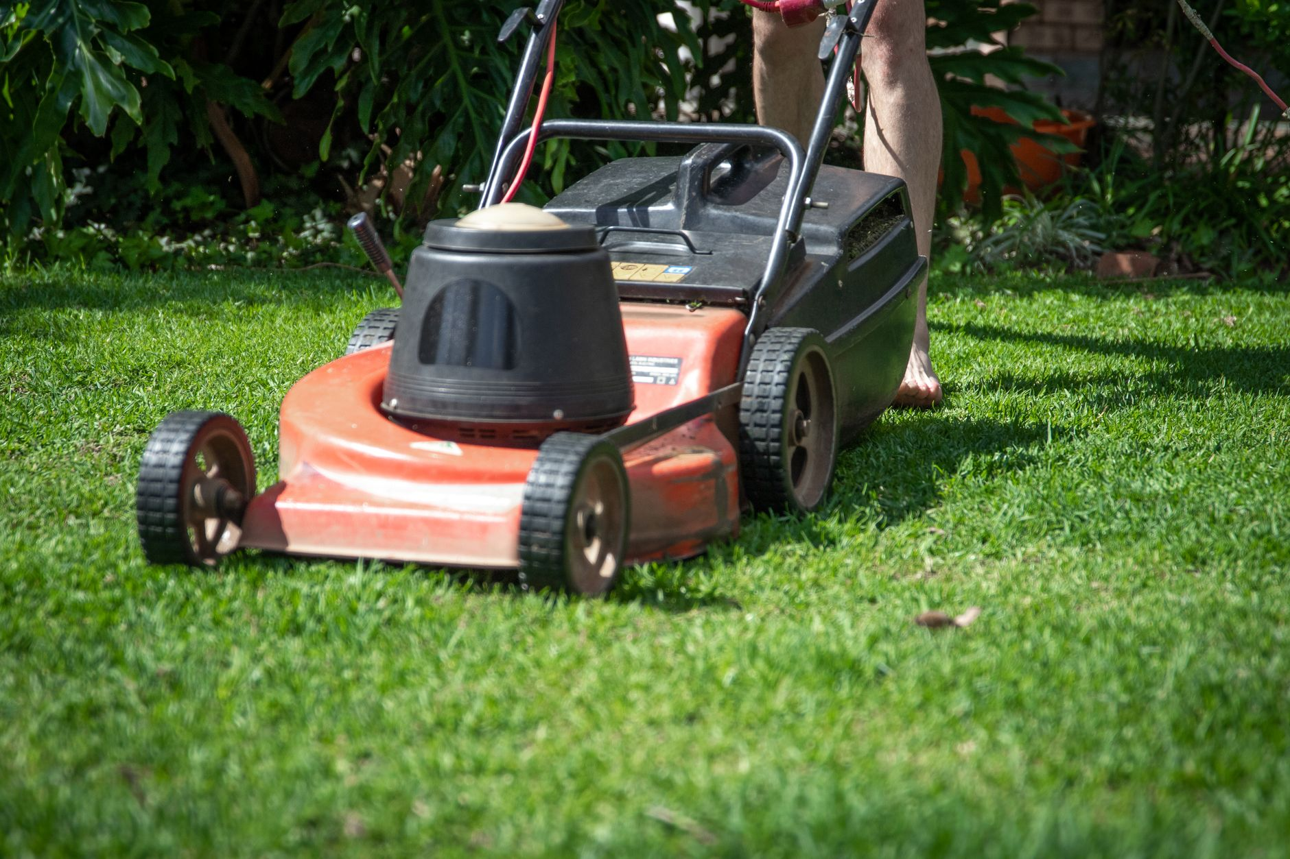 How To Build Automated Systems For A Landscaping Business To Hit 10k A Month