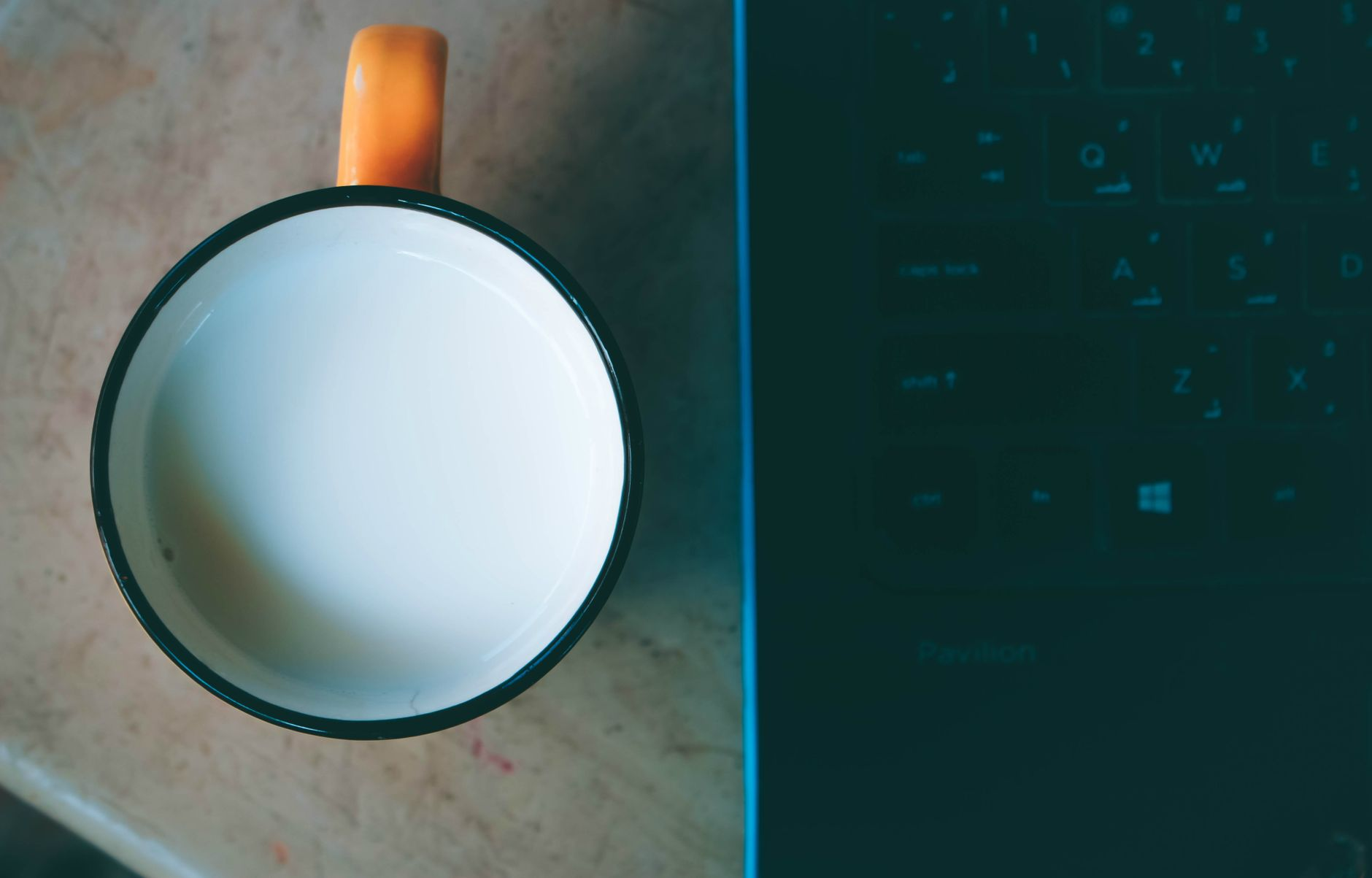 Why Your Manual Content Strategy Is Costing You Deals