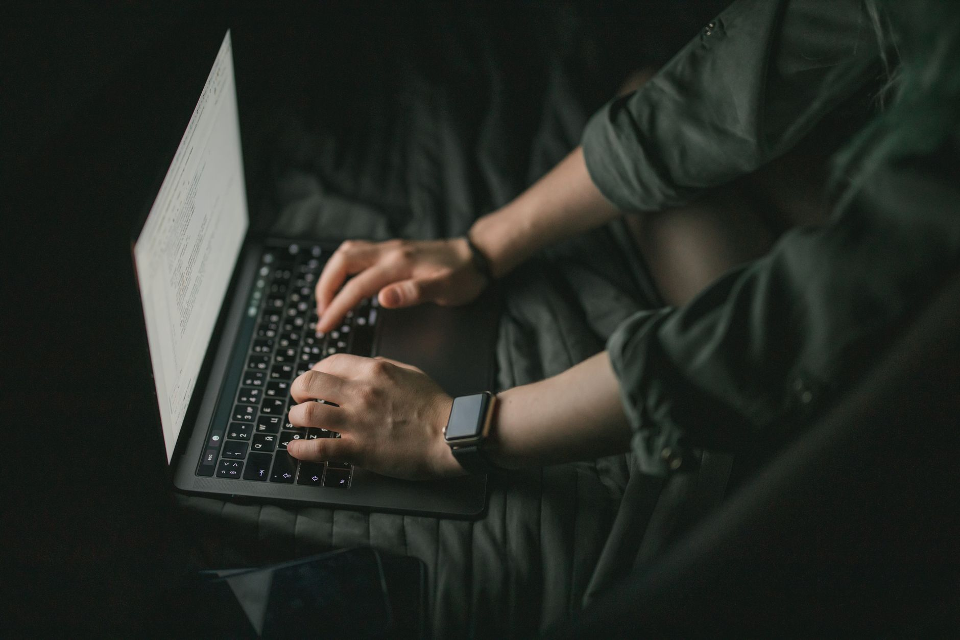 Why Your Sales Team Is Losing Deals In Hidden Online Communities